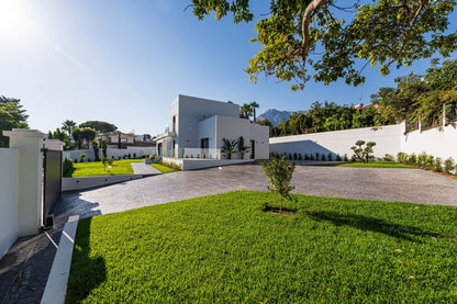 Moderna villa de lujo en el centro de Marbella, ubicada en la exclusiva zona residencial de La Merced. PROPIEDAD EN EXCLUSIVA.