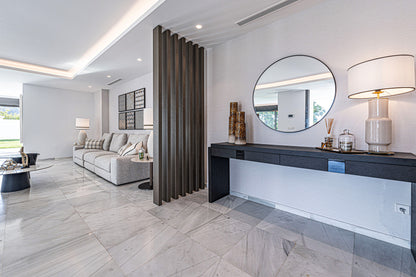 Moderna villa de lujo en el centro de Marbella, ubicada en la exclusiva zona residencial de La Merced. PROPIEDAD EN EXCLUSIVA.