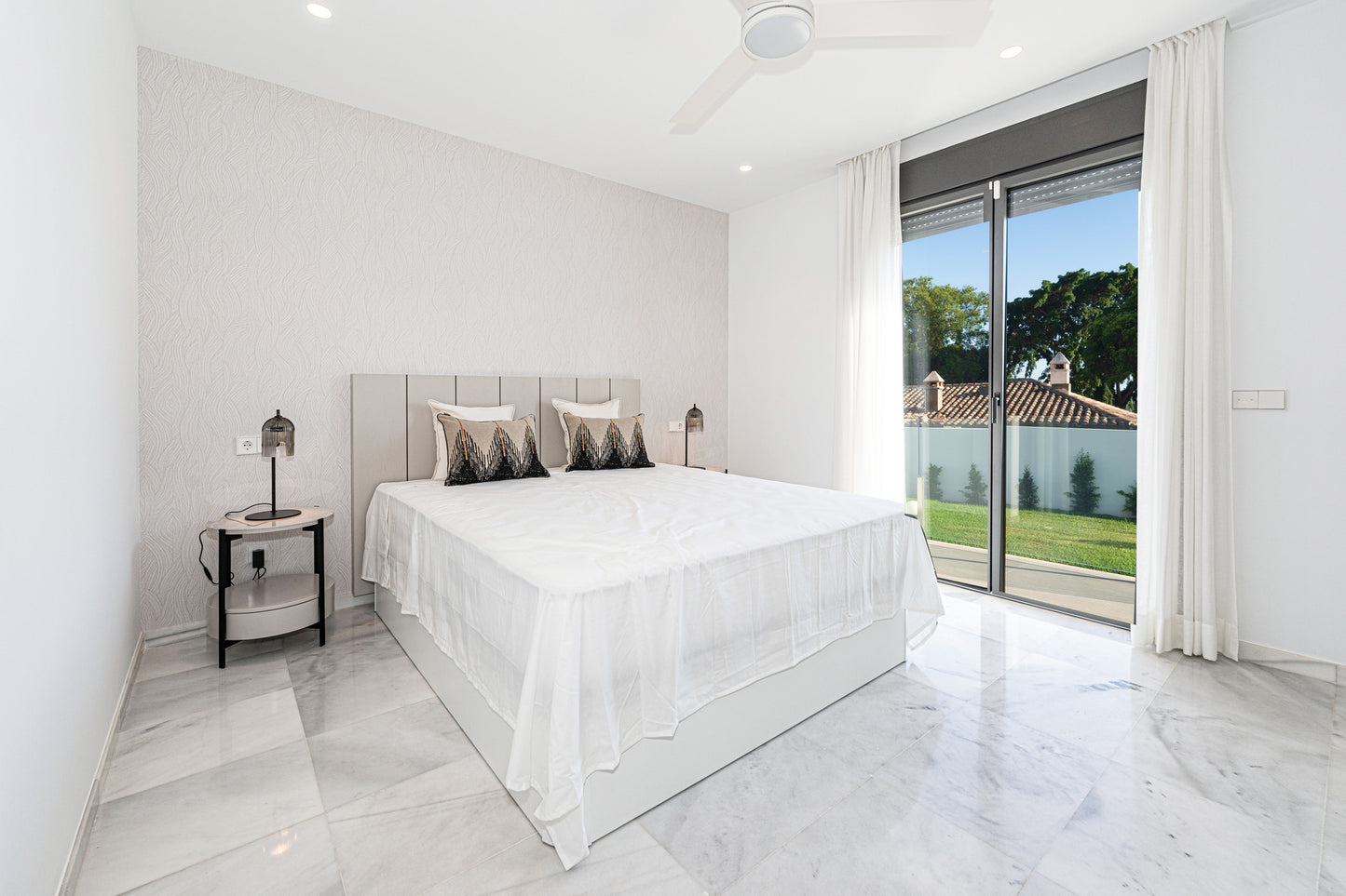 Moderna villa de lujo en el centro de Marbella, ubicada en la exclusiva zona residencial de La Merced. PROPIEDAD EN EXCLUSIVA.