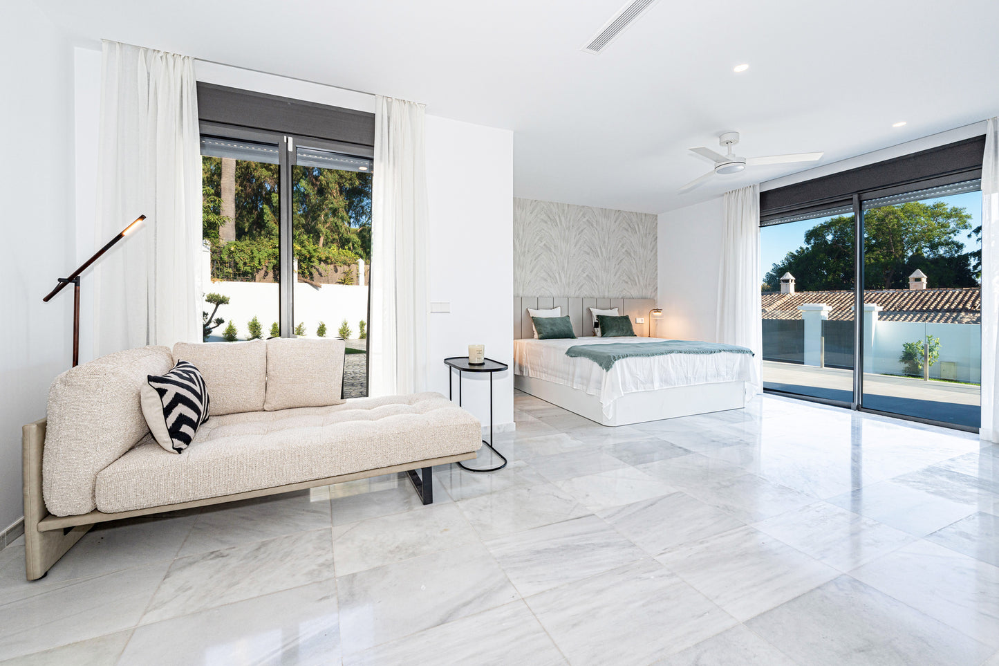 Moderna villa de lujo en el centro de Marbella, ubicada en la exclusiva zona residencial de La Merced. PROPIEDAD EN EXCLUSIVA.