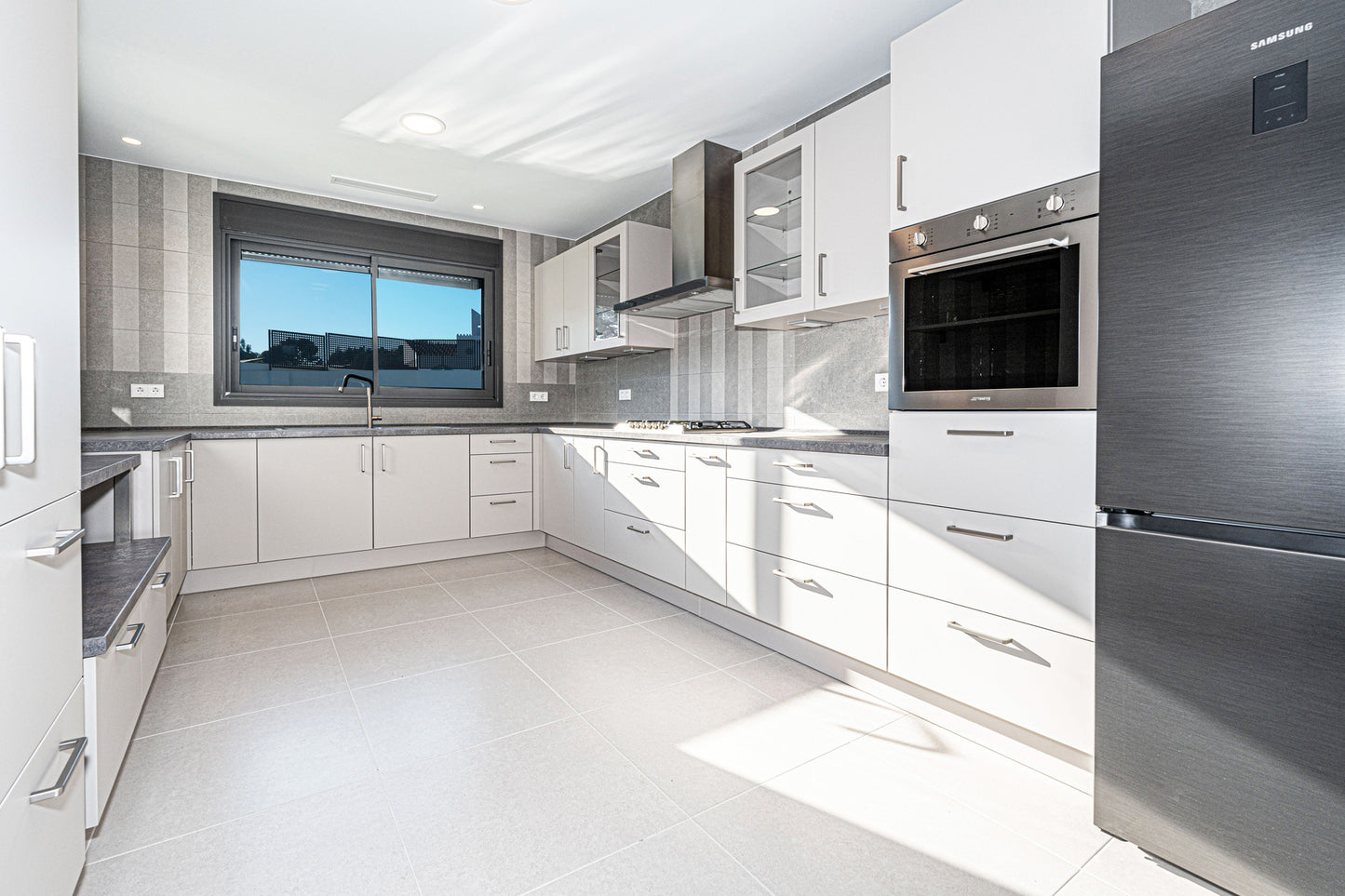 Moderna villa de lujo en el centro de Marbella, ubicada en la exclusiva zona residencial de La Merced. PROPIEDAD EN EXCLUSIVA.