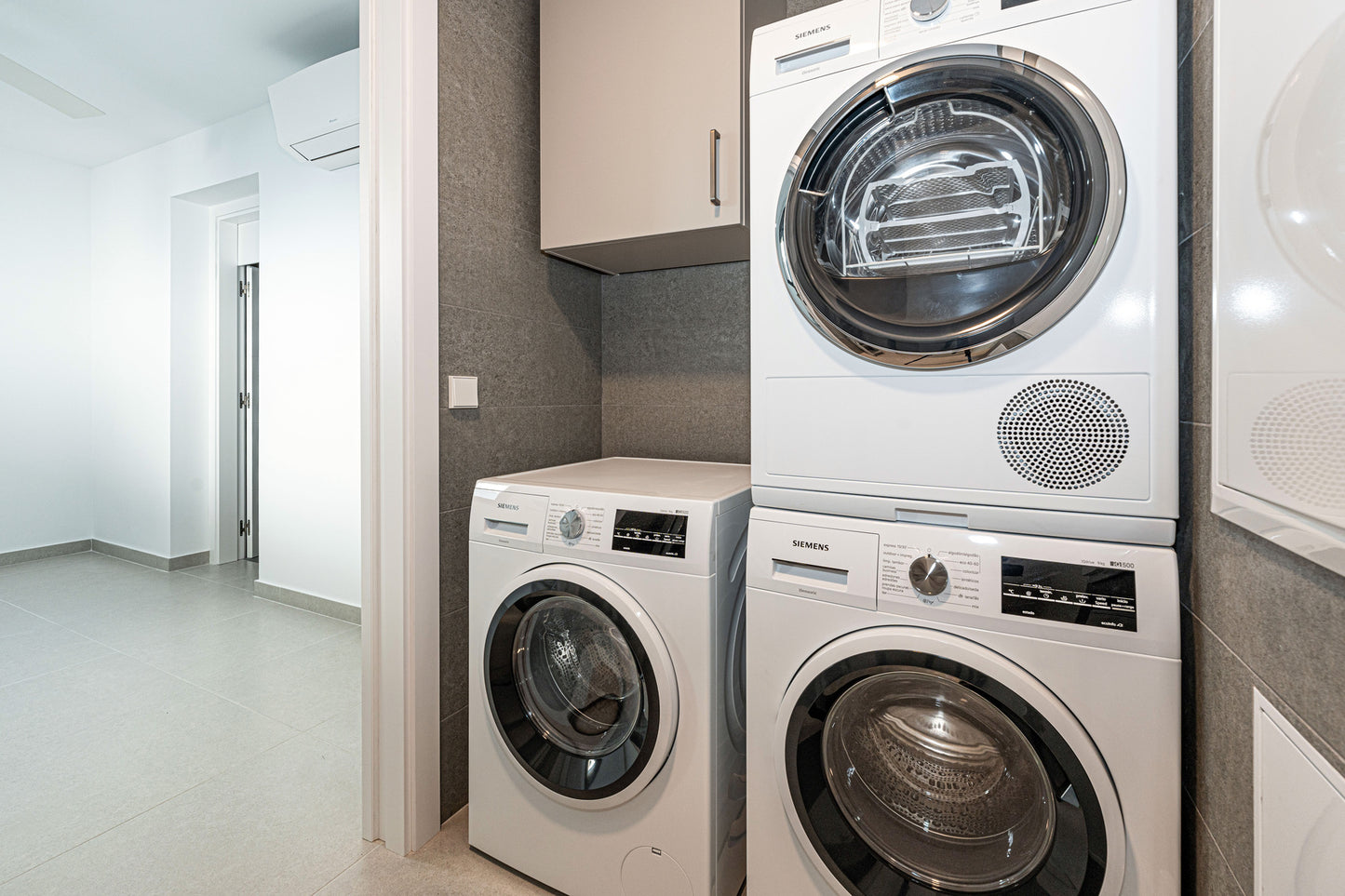 Moderna villa de lujo en el centro de Marbella, ubicada en la exclusiva zona residencial de La Merced. PROPIEDAD EN EXCLUSIVA.