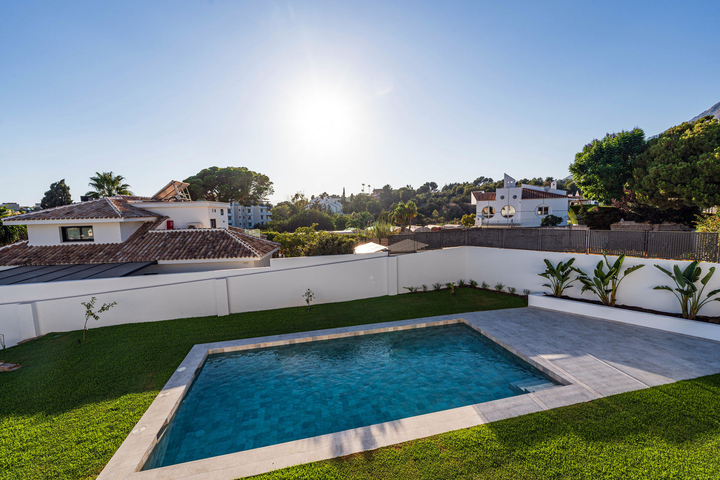 Moderna villa de lujo en el centro de Marbella, ubicada en la exclusiva zona residencial de La Merced. PROPIEDAD EN EXCLUSIVA.