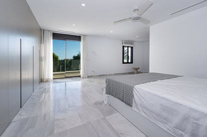 Moderna villa de lujo en el centro de Marbella, ubicada en la exclusiva zona residencial de La Merced. PROPIEDAD EN EXCLUSIVA.