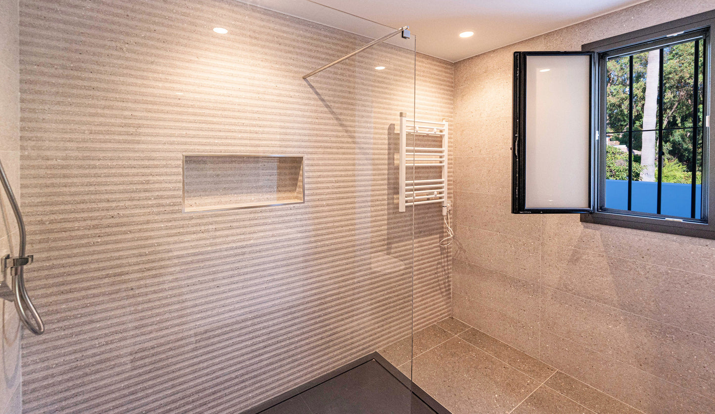 Moderna villa de lujo en el centro de Marbella, ubicada en la exclusiva zona residencial de La Merced. PROPIEDAD EN EXCLUSIVA.