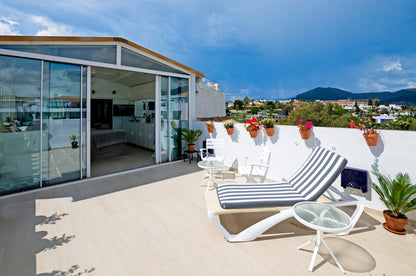 Elegante ático de 3 dormitorios en Jardines del Puerto, Puerto Banús.