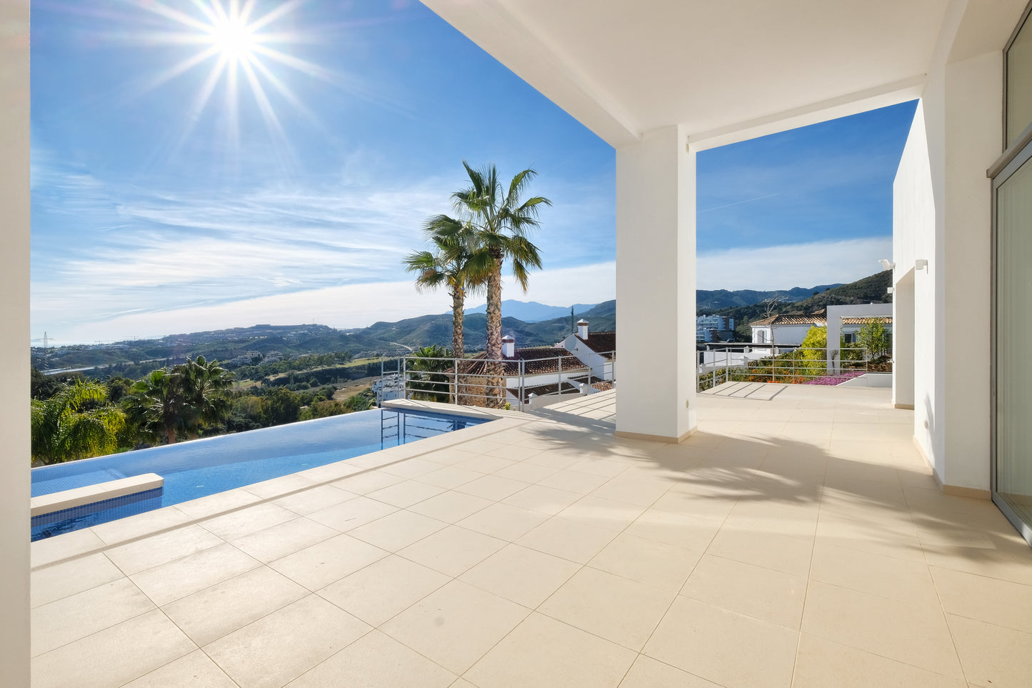 Exclusiva villa de obra nueva junto al campo de golf en Puerto del Capitán