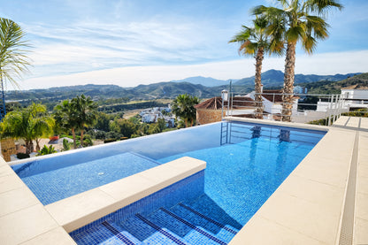 Exclusiva villa de obra nueva junto al campo de golf en Puerto del Capitán