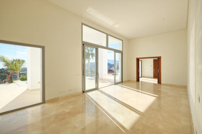 Exclusiva villa de obra nueva junto al campo de golf en Puerto del Capitán