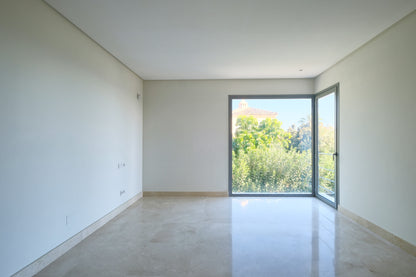 Exclusiva villa de obra nueva junto al campo de golf en Puerto del Capitán