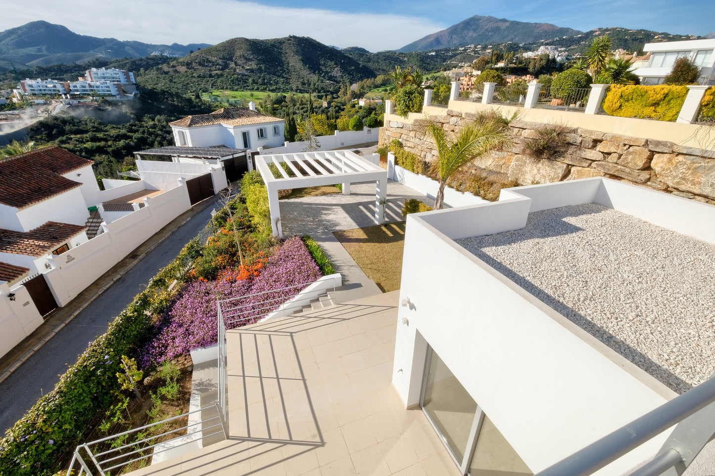 Exclusiva villa de obra nueva junto al campo de golf en Puerto del Capitán