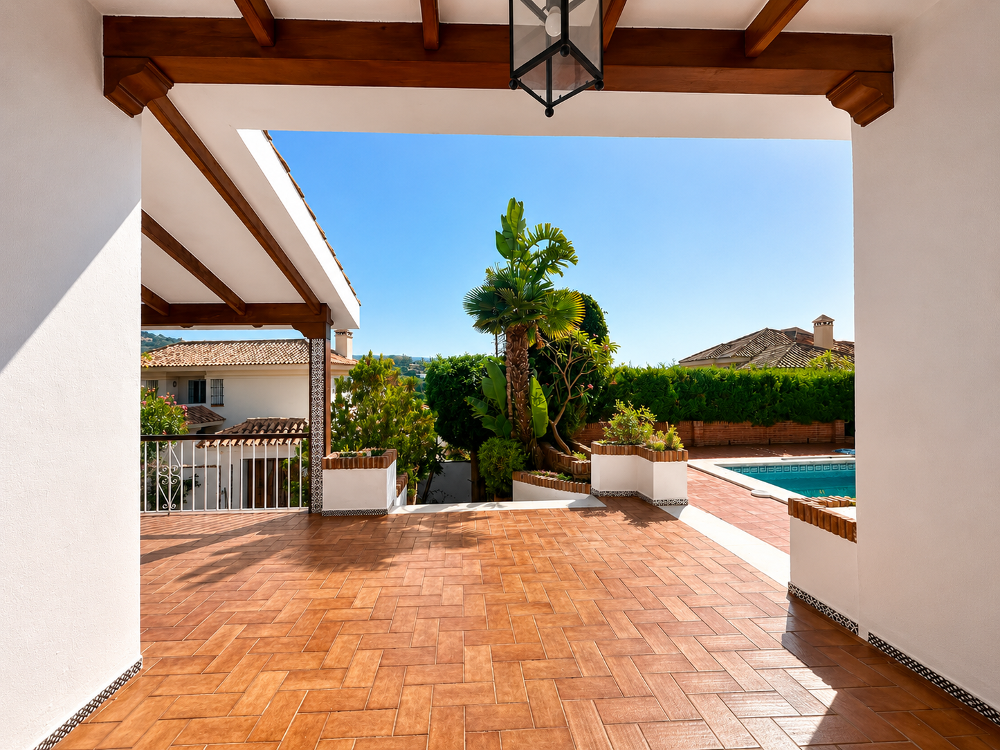 Villa Exclusiva en Río Real – Los Monteros, Marbella | STAND INMOBILIARIO