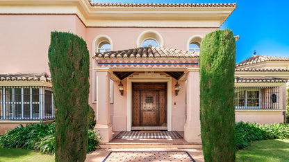 Villa de estilo andaluz en Nueva Andalucía