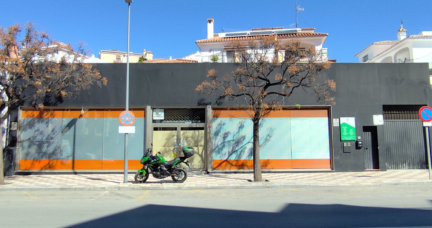 Amplio local en Marbella con muchas posibilidades de negocio