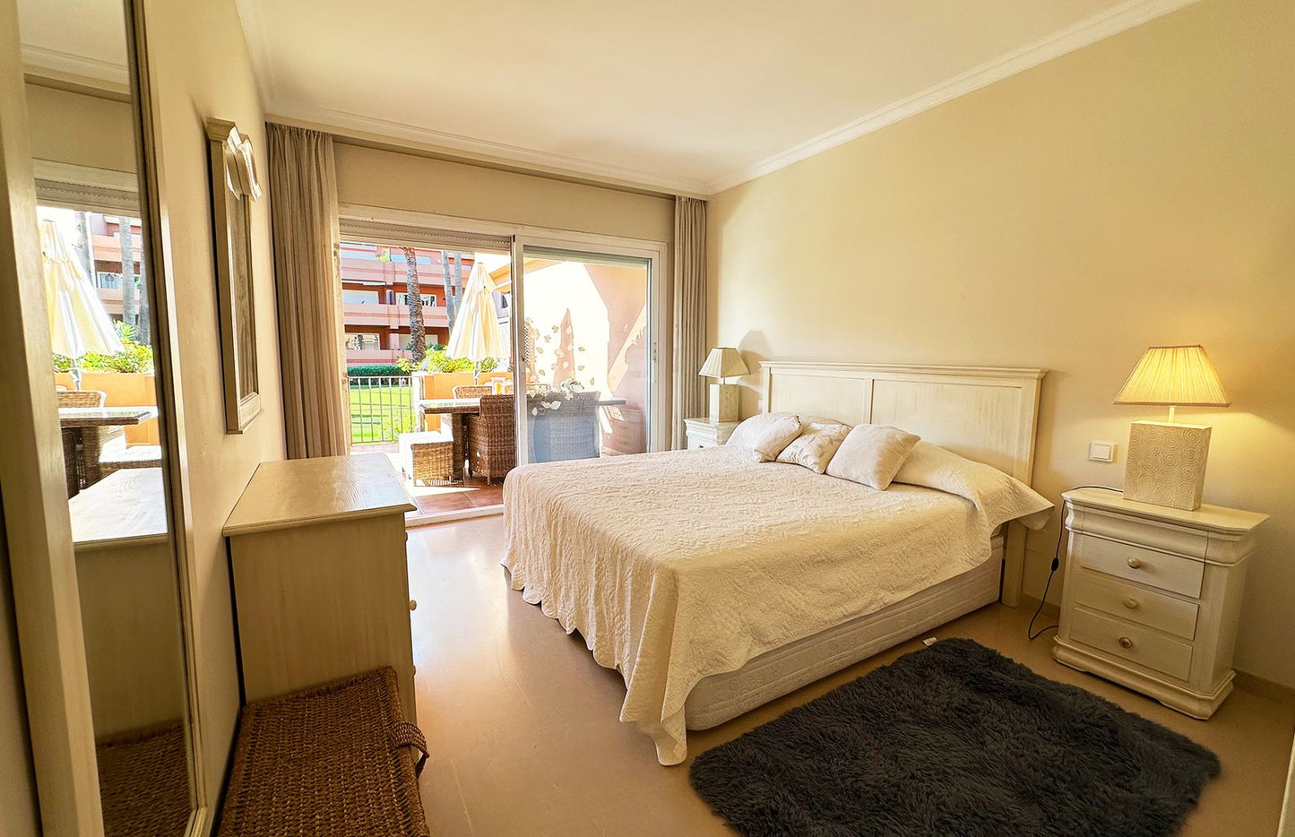 Apartamento en planta baja a pocos minutos de Puerto Banús