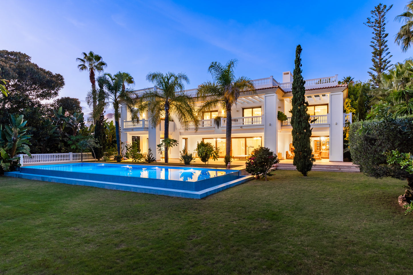 Villa en urbanización Casasola junto a Guadalmina Baja