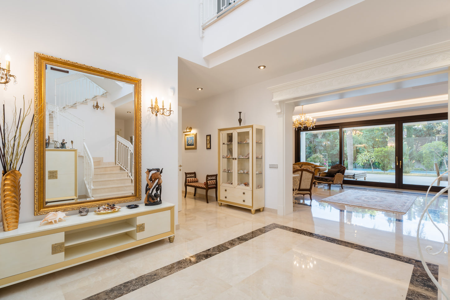 Villa en urbanización Casasola junto a Guadalmina Baja