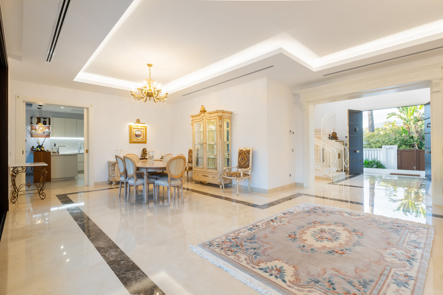 Villa en urbanización Casasola junto a Guadalmina Baja