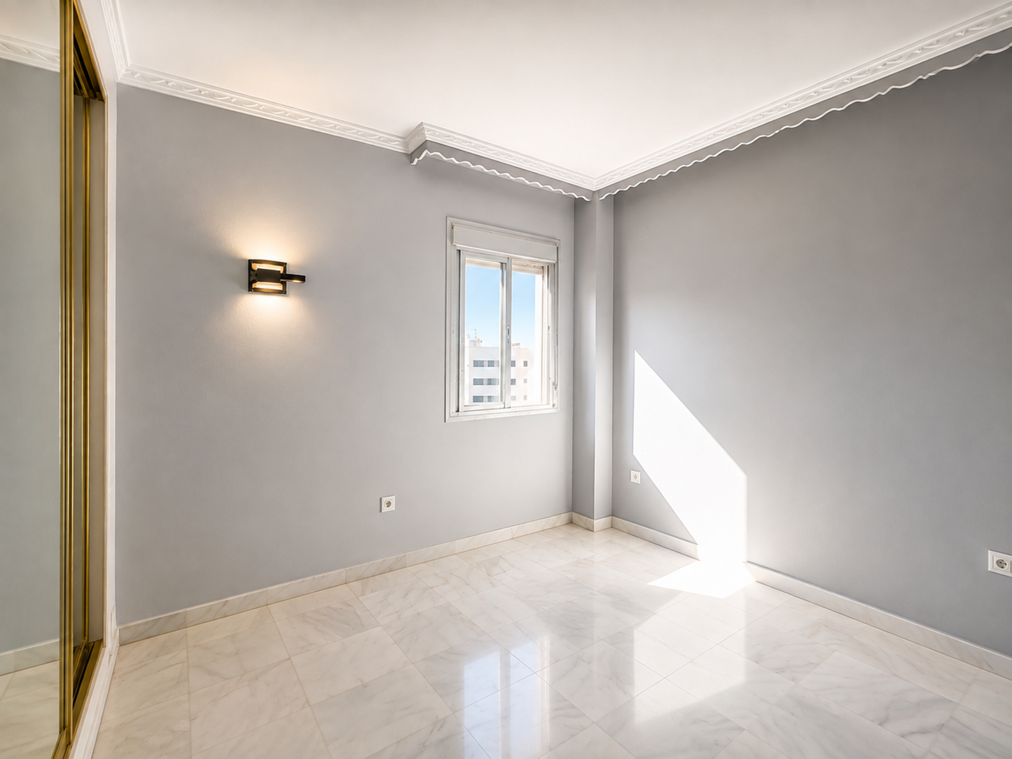 Apartamento con vistas al mar, 4 habitaciones y garaje