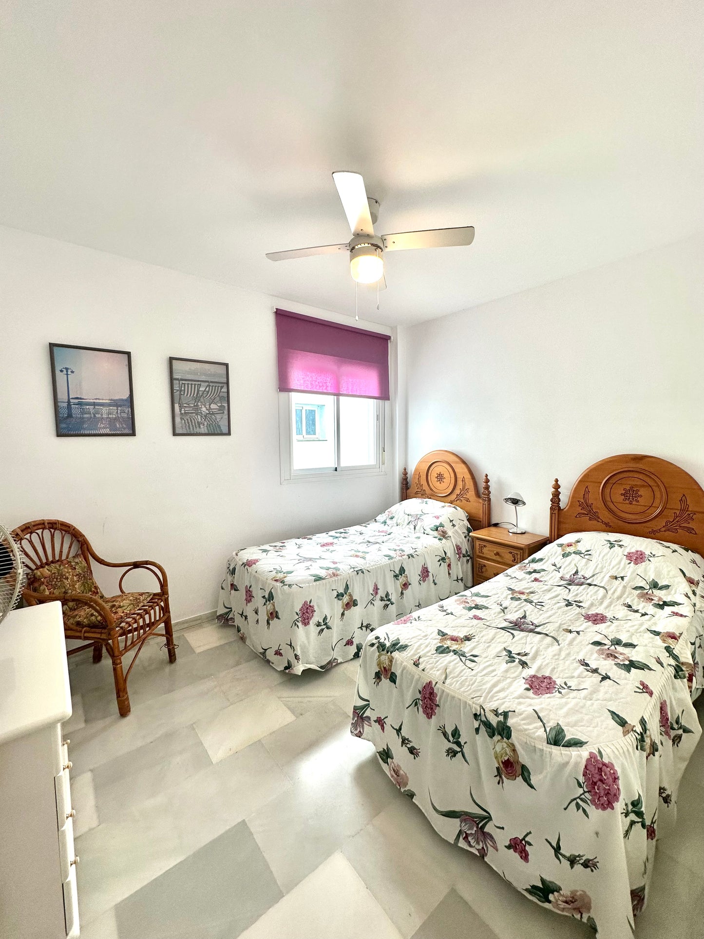 Apartamento de 3 dormitorios con terraza y vistas al mar en Marbella, a pocos metros de la playa