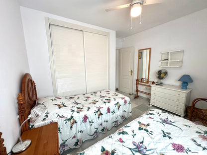 Apartamento de 3 dormitorios con terraza y vistas al mar en Marbella, a pocos metros de la playa