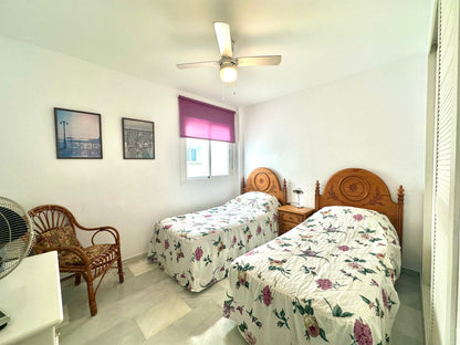 Apartamento de 3 dormitorios con terraza y vistas al mar en Marbella, a pocos metros de la playa