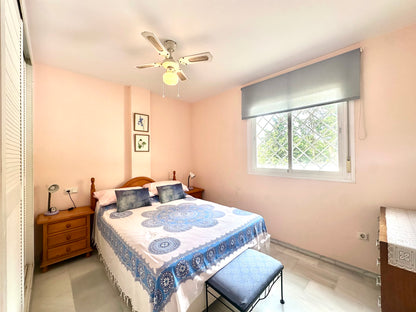 Apartamento de 3 dormitorios con terraza y vistas al mar en Marbella, a pocos metros de la playa