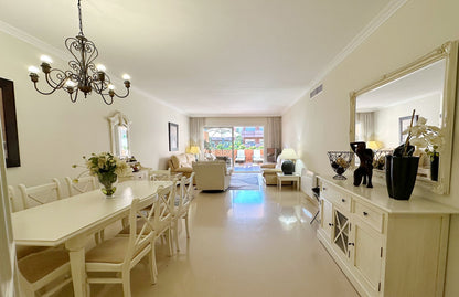 Apartamento en planta baja a pocos minutos de Puerto Banús