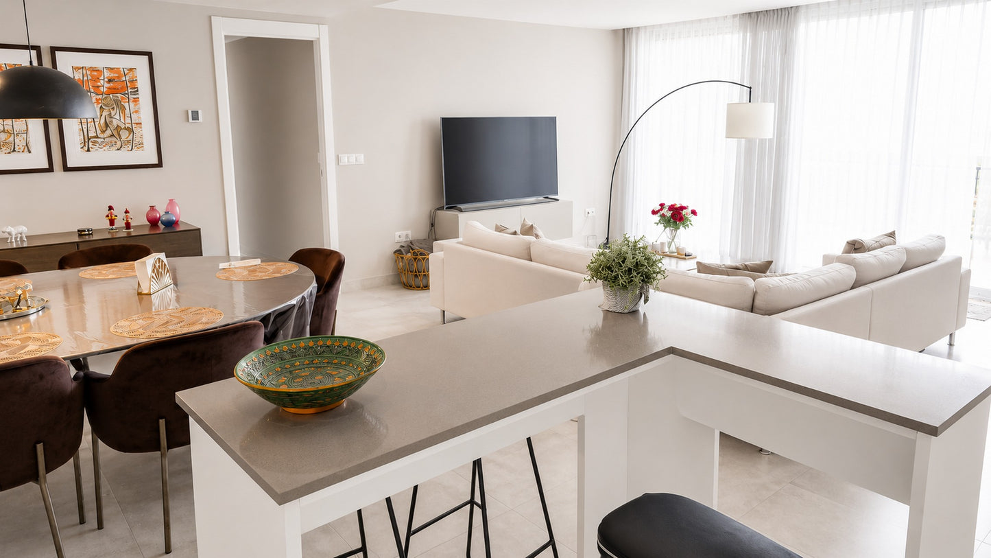 Exclusivo ático con piscina privada y vistas panorámicas al mar en La Cala de Mijas