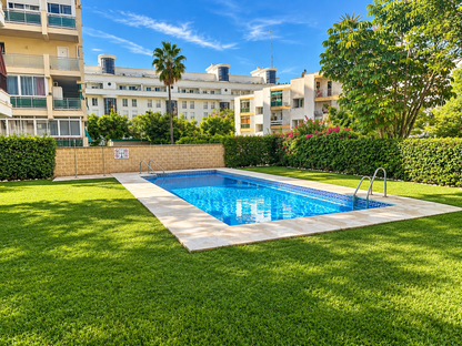 Exclusiva vivienda frontal al mar con espectacular terraza en esquina en pleno centro