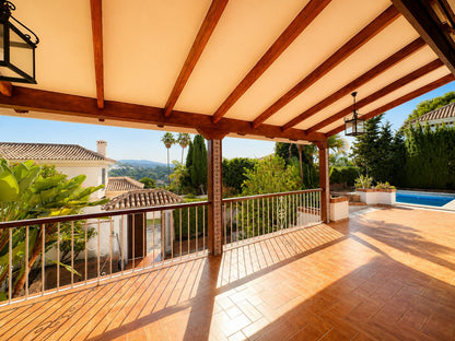 Villa Exclusiva en Río Real – Los Monteros, Marbella | STAND INMOBILIARIO