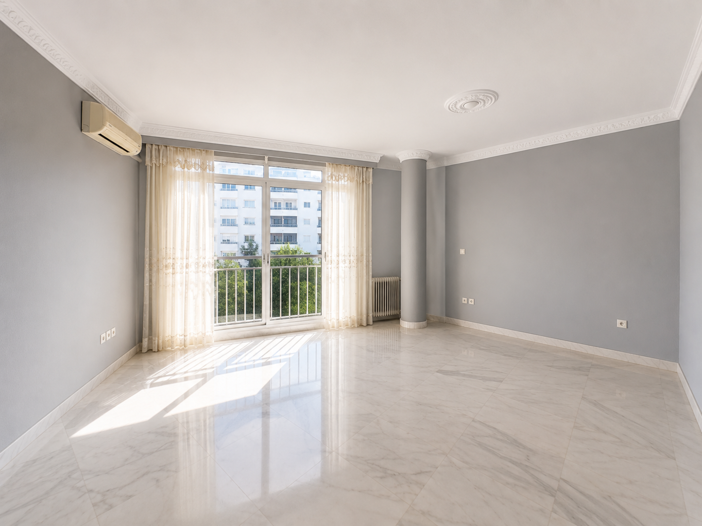 Apartamento con vistas al mar, 4 habitaciones y garaje