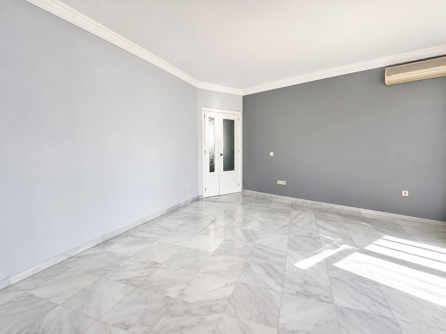 Apartamento con vistas al mar, 4 habitaciones y garaje