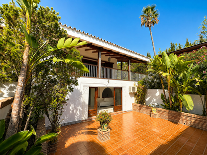 Villa Exclusiva en Río Real – Los Monteros, Marbella | STAND INMOBILIARIO