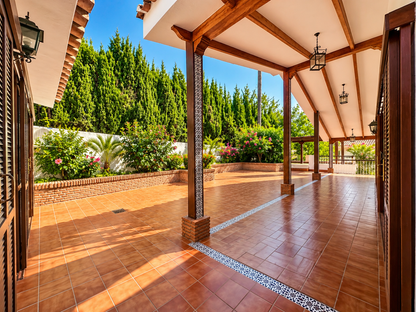 Villa Exclusiva en Río Real – Los Monteros, Marbella | STAND INMOBILIARIO