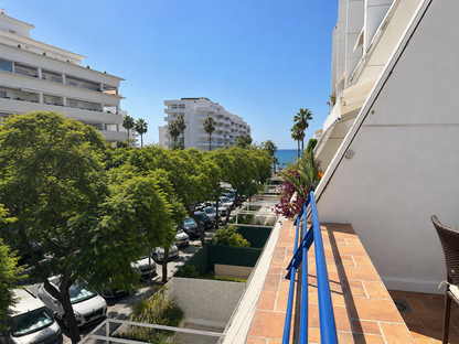 Elegante dúplex con terraza y vistas al mar a pasos de la playa
