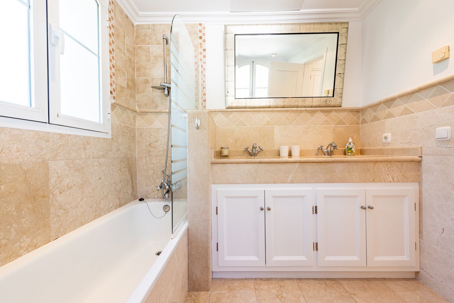 Villa de arquitectura clásica andaluza