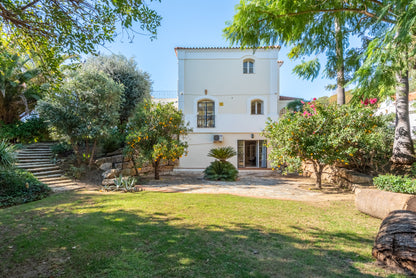 Villa de arquitectura clásica andaluza