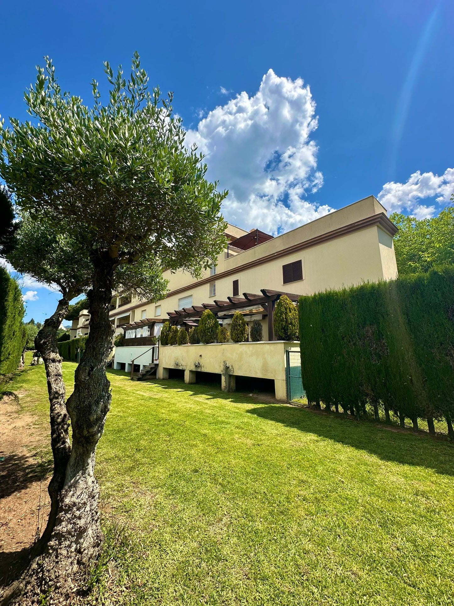 En Venta – Dúplex Amueblado en Elviria, Marbella (a 350 m de la playa)