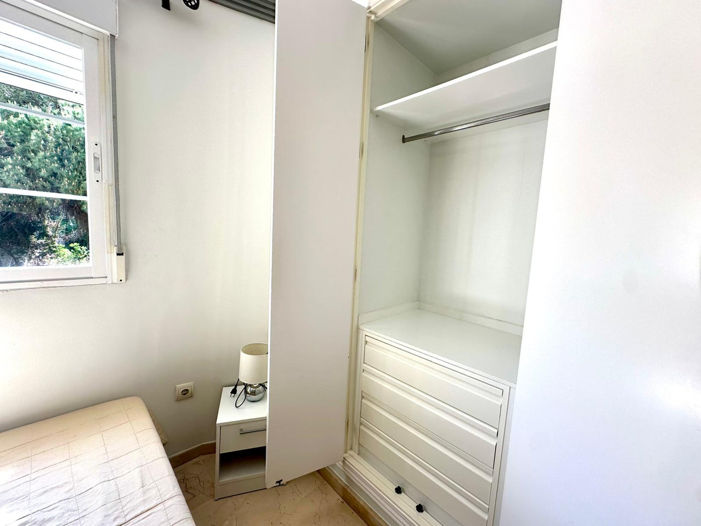 En Venta – Dúplex Amueblado en Elviria, Marbella (a 350 m de la playa)