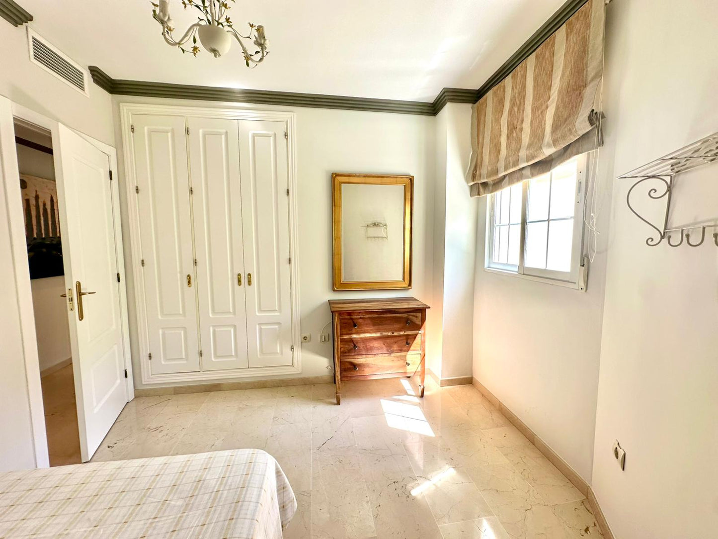 En Venta – Dúplex Amueblado en Elviria, Marbella (a 350 m de la playa)