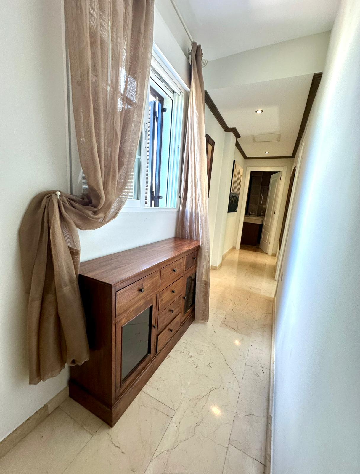 En Venta – Dúplex Amueblado en Elviria, Marbella (a 350 m de la playa)