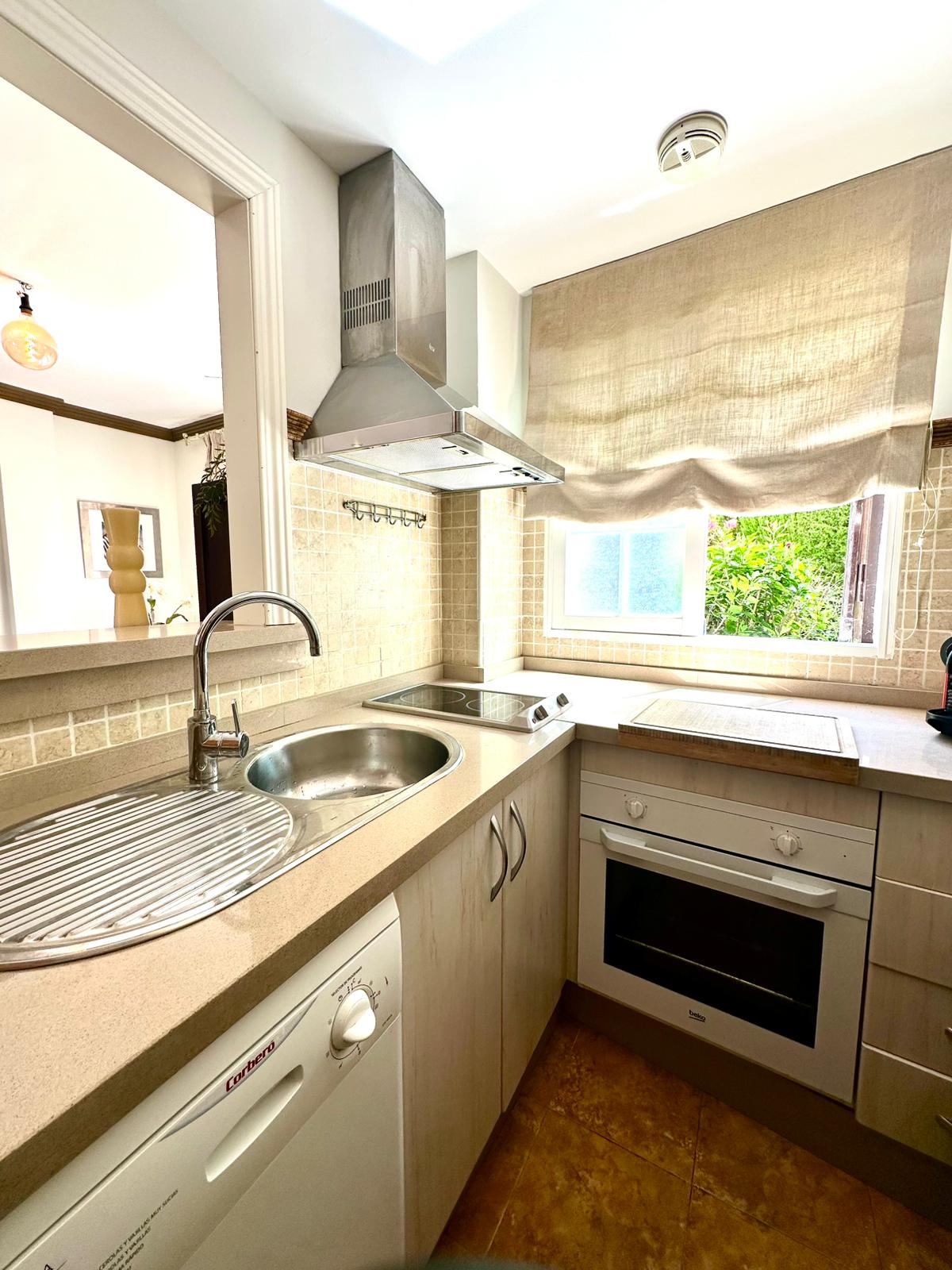 En Venta – Dúplex Amueblado en Elviria, Marbella (a 350 m de la playa)