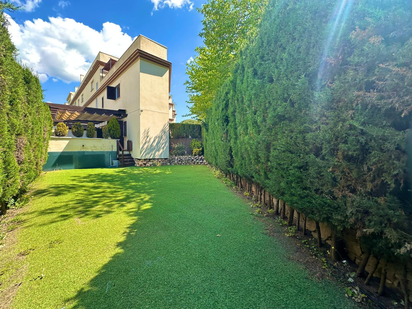 En Venta – Dúplex Amueblado en Elviria, Marbella (a 350 m de la playa)