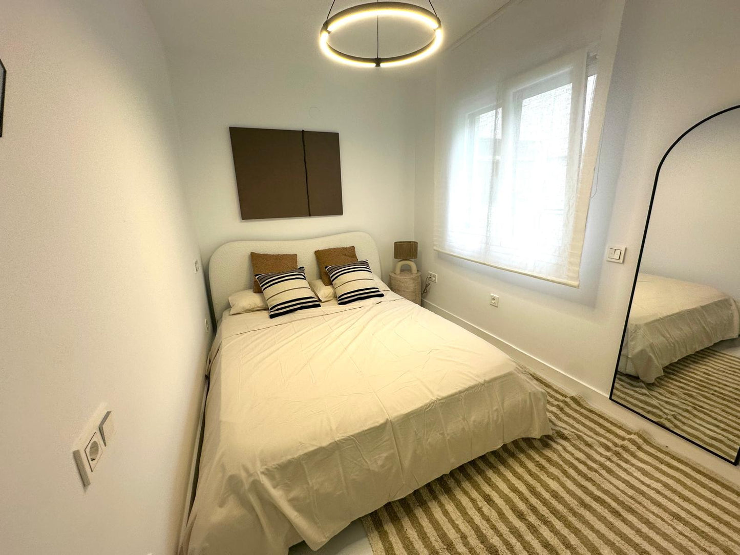 Ático Reformado de 2 Dormitorios con Vistas al Mar en Tercera Línea de Playa – Listo para Entrar a Vivir