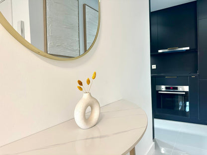 Ático Reformado de 2 Dormitorios con Vistas al Mar en Tercera Línea de Playa – Listo para Entrar a Vivir