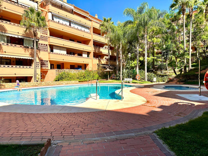 Piso en venta en Marbella, urbanización exclusiva cerca del centro