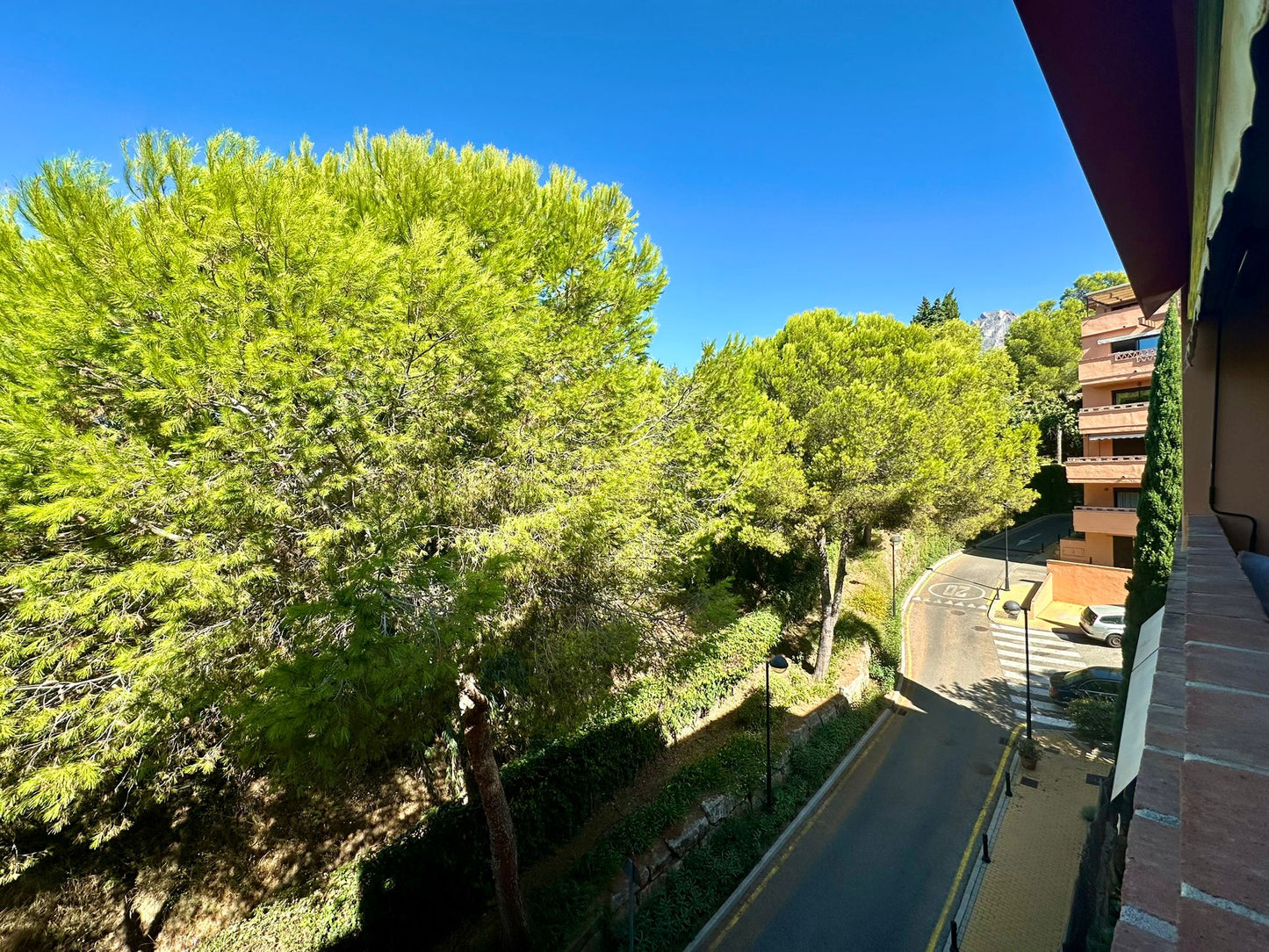 Piso en venta en Marbella, urbanización exclusiva cerca del centro