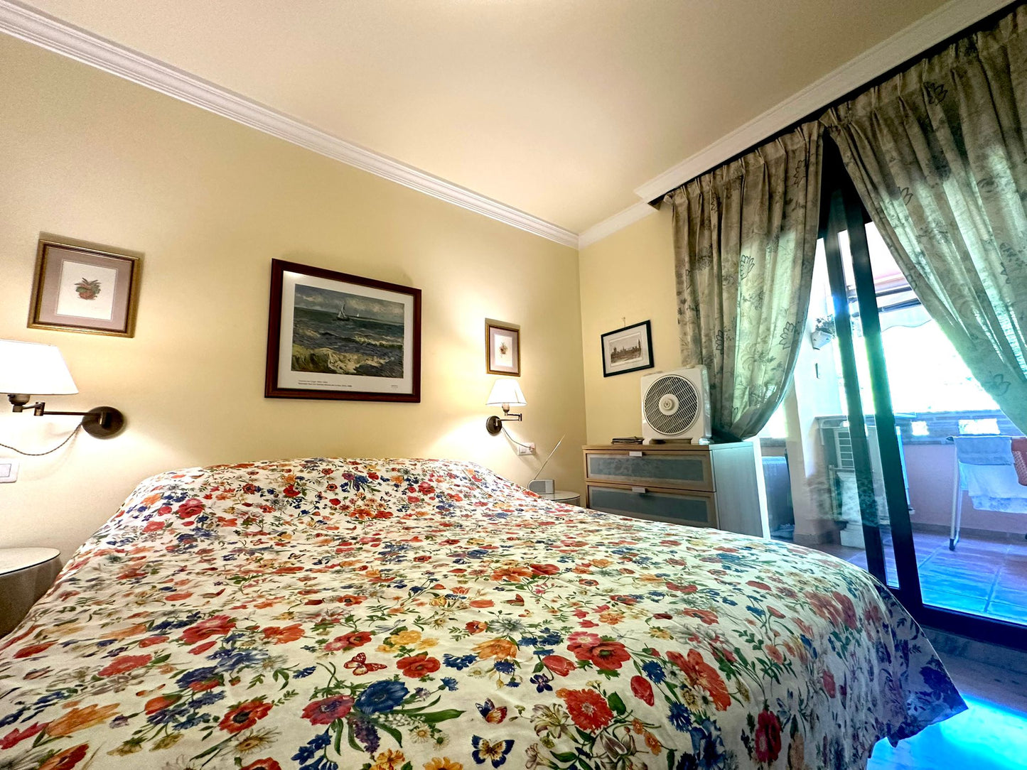 Piso en venta en Marbella, urbanización exclusiva cerca del centro