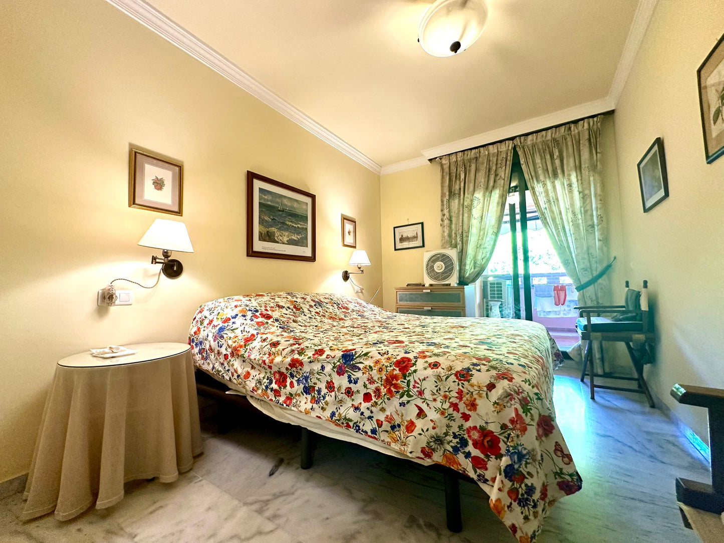 Piso en venta en Marbella, urbanización exclusiva cerca del centro